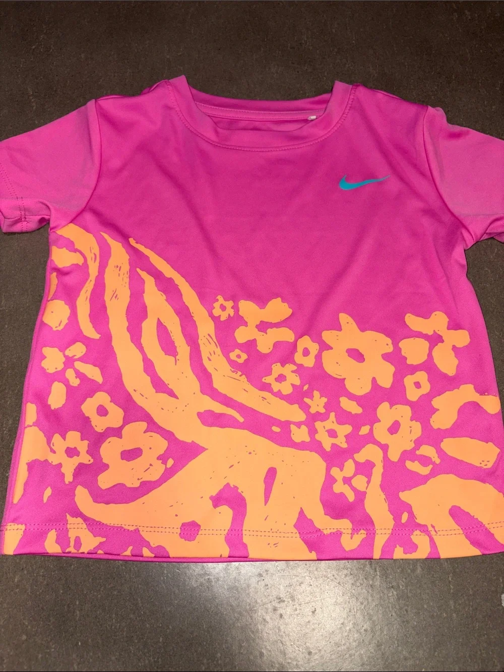 Nike Dri-Fit Girls Hot Pink and Orange  Tee & Shorts Set size Medium 5-6 yrs